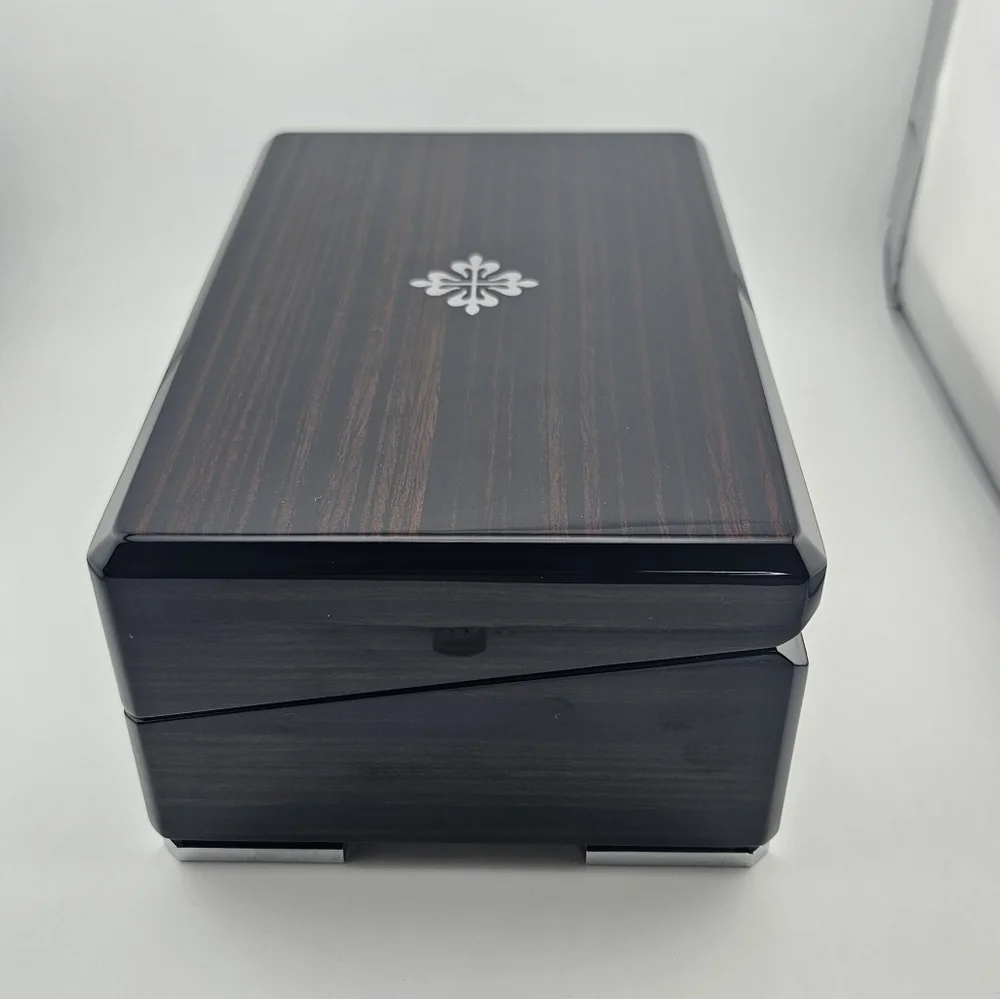 Patek Philippe brown wooden watch box with cover cloth - Picture 9 of 16